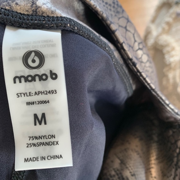 Snake Skin Leggings - M - Picture 3 of 6